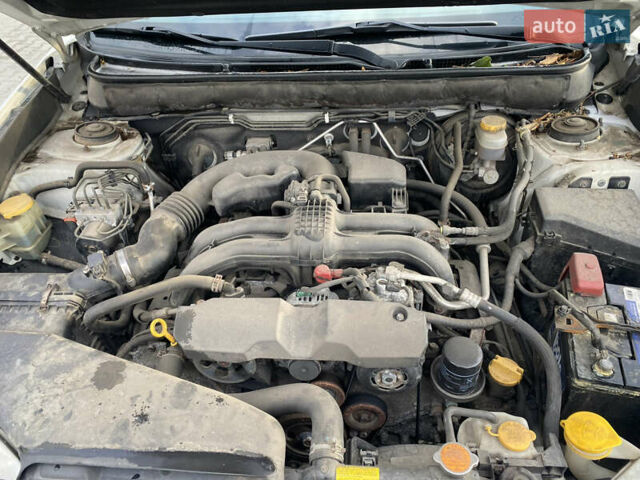 Субару Аутбек 2013 у Львові на Automoto.ua Білий Субару Аутбек, об'ємом двигуна 2.5 л та пробігом 238 тис. км за 8888 $, фото 15 на Automoto.ua