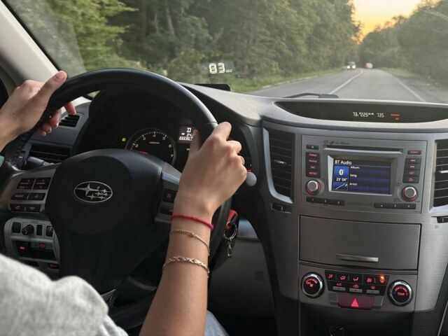 Белый Субару Аутбек, объемом двигателя 2.5 л и пробегом 224 тыс. км за 8003 $, фото 12 на Automoto.ua