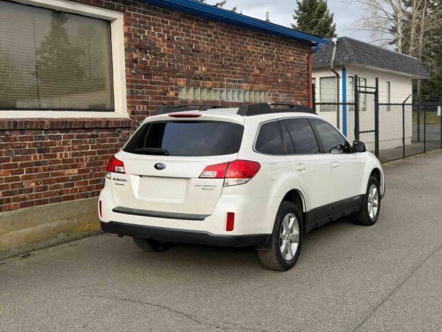 Белый Субару Аутбек, объемом двигателя 2.5 л и пробегом 88 тыс. км за 2000 $, фото 5 на Automoto.ua