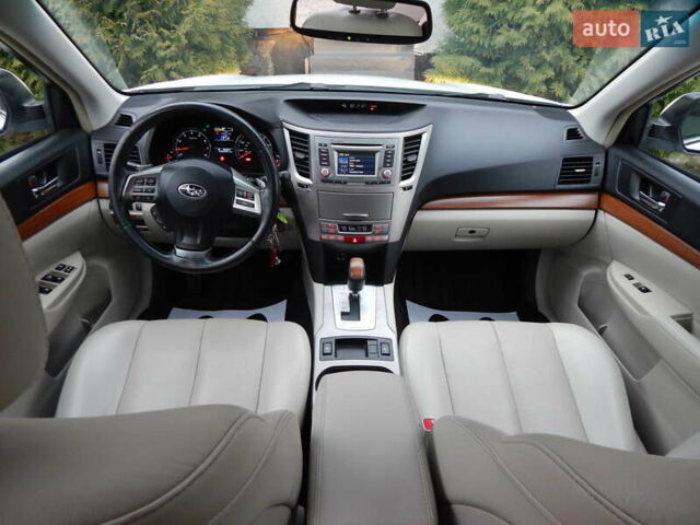 Белый Субару Аутбек, объемом двигателя 2.46 л и пробегом 240 тыс. км за 10890 $, фото 75 на Automoto.ua
