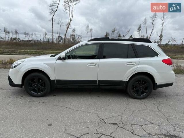 Білий Субару Аутбек, об'ємом двигуна 2.46 л та пробігом 160 тис. км за 12400 $, фото 1 на Automoto.ua