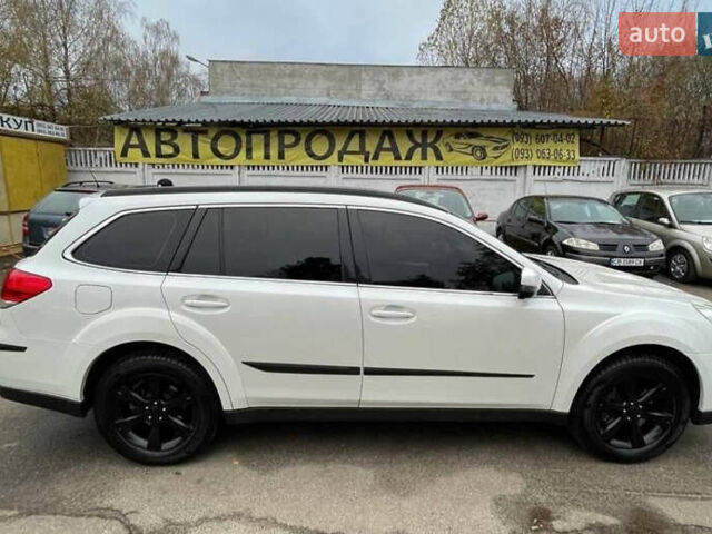 Белый Субару Аутбек, объемом двигателя 2 л и пробегом 230 тыс. км за 11000 $, фото 1 на Automoto.ua
