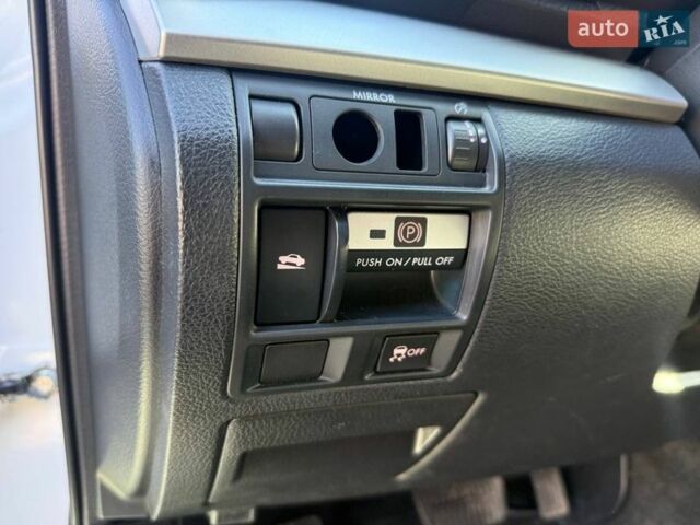 Белый Субару Аутбек, объемом двигателя 2.5 л и пробегом 222 тыс. км за 8950 $, фото 30 на Automoto.ua