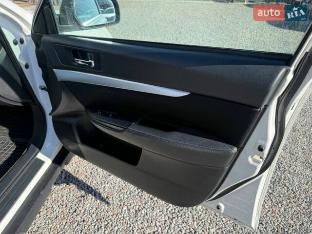 Белый Субару Аутбек, объемом двигателя 2.5 л и пробегом 222 тыс. км за 8950 $, фото 50 на Automoto.ua