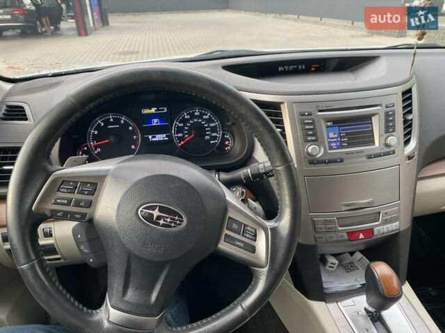 Субару Аутбек 2013 у Львові на Automoto.ua Білий Субару Аутбек, об'ємом двигуна 2.5 л та пробігом 238 тис. км за 8888 $, фото 10 на Automoto.ua
