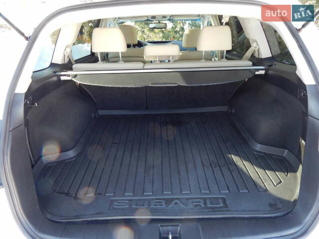 Белый Субару Аутбек, объемом двигателя 2.5 л и пробегом 240 тыс. км за 9990 $, фото 76 на Automoto.ua