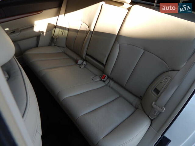 Белый Субару Аутбек, объемом двигателя 2.5 л и пробегом 240 тыс. км за 9990 $, фото 54 на Automoto.ua