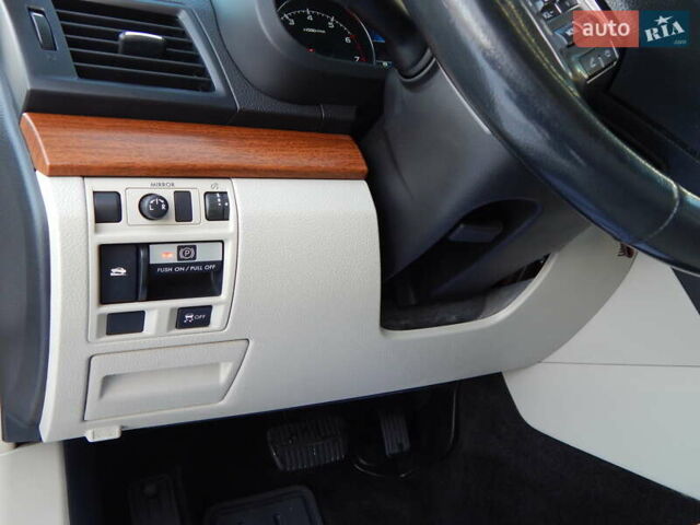 Белый Субару Аутбек, объемом двигателя 2.5 л и пробегом 240 тыс. км за 9990 $, фото 46 на Automoto.ua