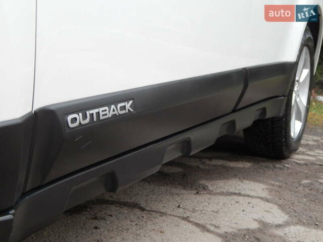 Белый Субару Аутбек, объемом двигателя 2.46 л и пробегом 240 тыс. км за 10890 $, фото 26 на Automoto.ua