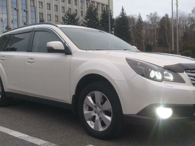 Білий Субару Аутбек, об'ємом двигуна 2.5 л та пробігом 160 тис. км за 16500 $, фото 3 на Automoto.ua