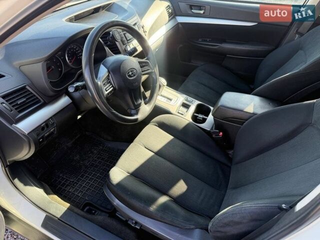 Белый Субару Аутбек, объемом двигателя 2.5 л и пробегом 222 тыс. км за 8950 $, фото 25 на Automoto.ua
