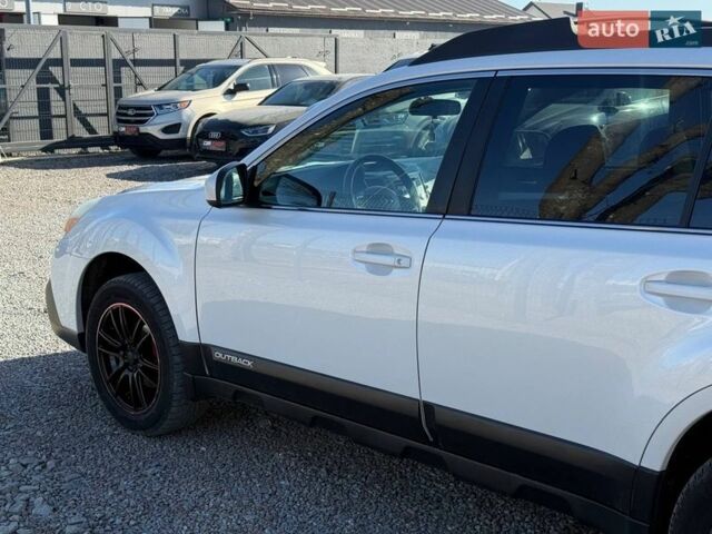 Белый Субару Аутбек, объемом двигателя 2.5 л и пробегом 222 тыс. км за 8950 $, фото 8 на Automoto.ua