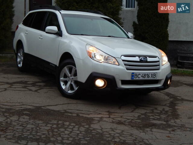 Белый Субару Аутбек, объемом двигателя 2.46 л и пробегом 240 тыс. км за 10890 $, фото 5 на Automoto.ua