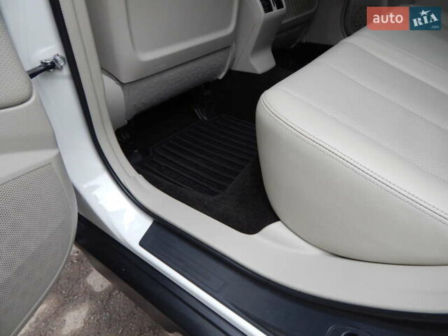 Белый Субару Аутбек, объемом двигателя 2.46 л и пробегом 240 тыс. км за 10890 $, фото 71 на Automoto.ua