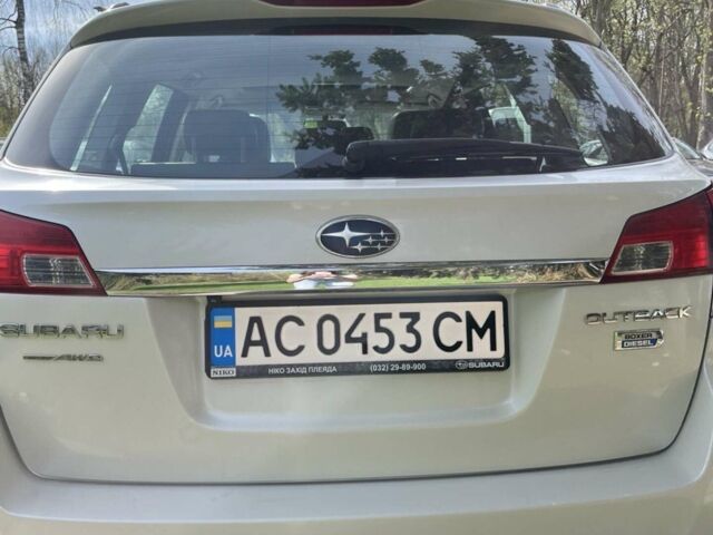 Білий Субару Аутбек, об'ємом двигуна 2 л та пробігом 253 тис. км за 11100 $, фото 2 на Automoto.ua
