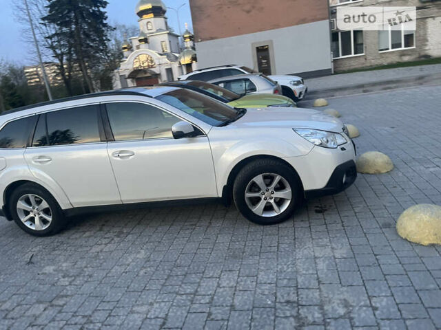 Білий Субару Аутбек, об'ємом двигуна 2.46 л та пробігом 320 тис. км за 8800 $, фото 4 на Automoto.ua