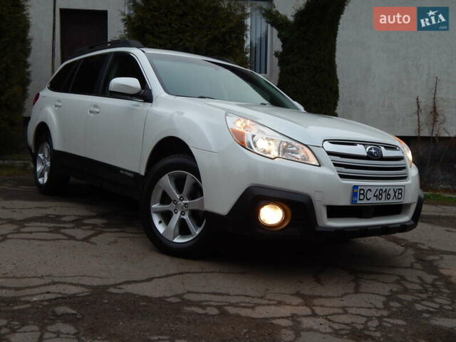 Белый Субару Аутбек, объемом двигателя 2.46 л и пробегом 240 тыс. км за 10890 $, фото 4 на Automoto.ua