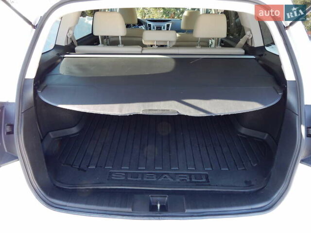 Белый Субару Аутбек, объемом двигателя 2.5 л и пробегом 240 тыс. км за 9990 $, фото 80 на Automoto.ua