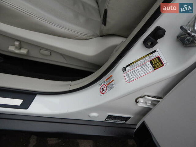 Белый Субару Аутбек, объемом двигателя 2.46 л и пробегом 240 тыс. км за 10890 $, фото 67 на Automoto.ua