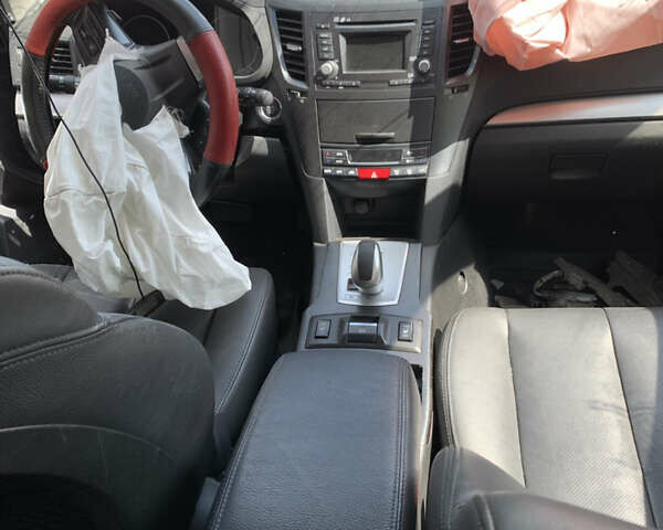 Субару Аутбек 2013 в Полтаве на Automoto.ua Белый Субару Аутбек, объемом двигателя 0 л и пробегом 110 тыс. км за 2100 $, фото 6 на Automoto.ua
