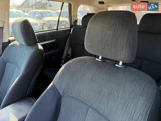 Белый Субару Аутбек, объемом двигателя 2.5 л и пробегом 222 тыс. км за 8950 $, фото 27 на Automoto.ua