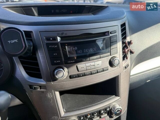 Белый Субару Аутбек, объемом двигателя 2.5 л и пробегом 222 тыс. км за 8950 $, фото 34 на Automoto.ua