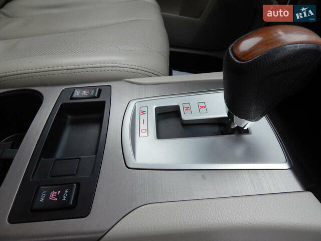 Белый Субару Аутбек, объемом двигателя 2.46 л и пробегом 240 тыс. км за 10890 $, фото 86 на Automoto.ua