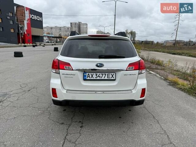 Білий Субару Аутбек, об'ємом двигуна 2.46 л та пробігом 160 тис. км за 12400 $, фото 6 на Automoto.ua