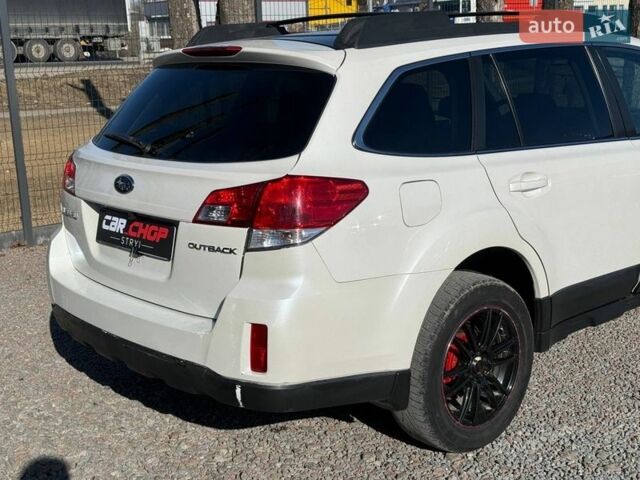 Белый Субару Аутбек, объемом двигателя 2.5 л и пробегом 222 тыс. км за 8950 $, фото 18 на Automoto.ua