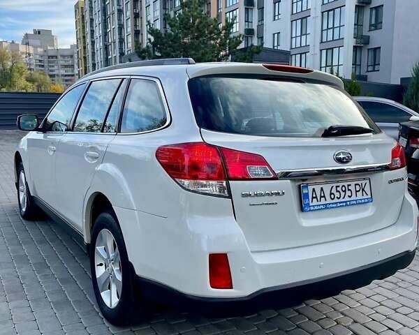 Субару Аутбек 2013 в Днепре (Днепропетровске) на Automoto.ua Белый Субару Аутбек, объемом двигателя 2.46 л и пробегом 179 тыс. км за 10100 $, фото 13 на Automoto.ua