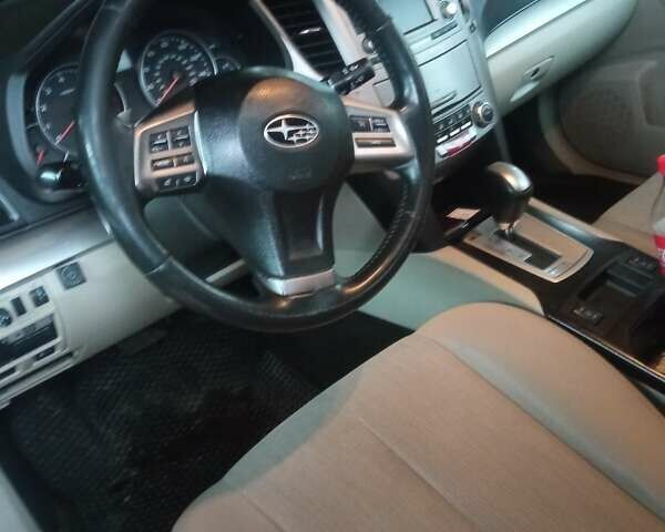 Белый Субару Аутбек, объемом двигателя 2.46 л и пробегом 180 тыс. км за 11900 $, фото 8 на Automoto.ua