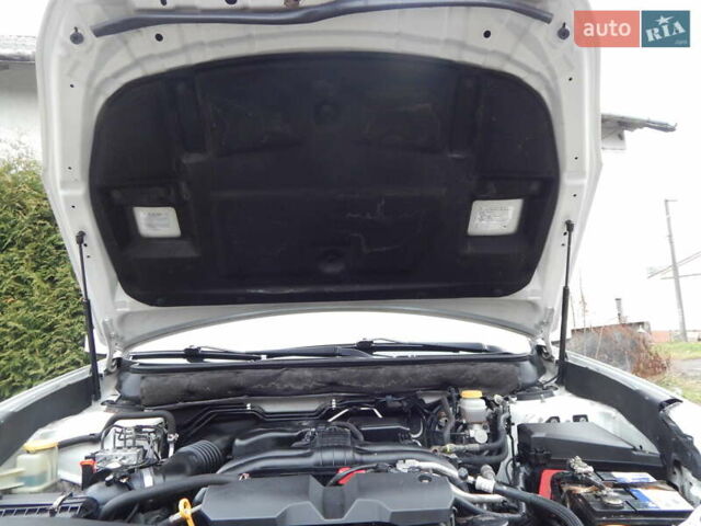 Белый Субару Аутбек, объемом двигателя 2.46 л и пробегом 240 тыс. км за 10890 $, фото 30 на Automoto.ua
