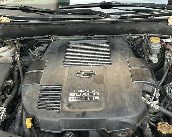 Белый Субару Аутбек, объемом двигателя 2 л и пробегом 255 тыс. км за 9700 $, фото 13 на Automoto.ua