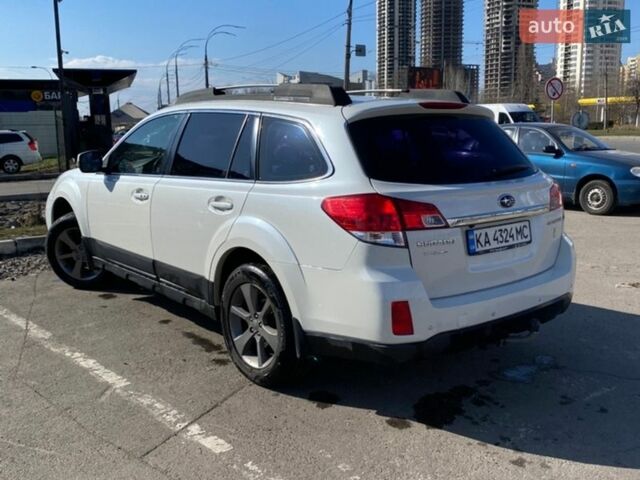 Белый Субару Аутбек, объемом двигателя 2.46 л и пробегом 185 тыс. км за 12400 $, фото 7 на Automoto.ua