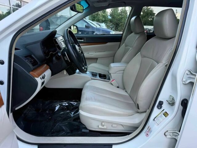 Білий Субару Аутбек, об'ємом двигуна 2.5 л та пробігом 115 тис. км за 1802 $, фото 7 на Automoto.ua