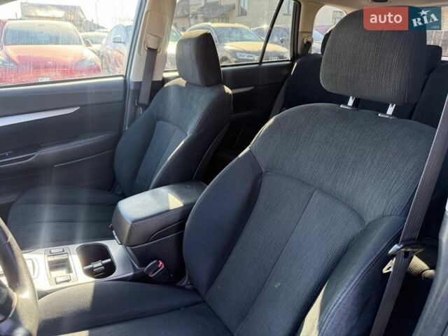 Белый Субару Аутбек, объемом двигателя 2.5 л и пробегом 222 тыс. км за 8950 $, фото 26 на Automoto.ua