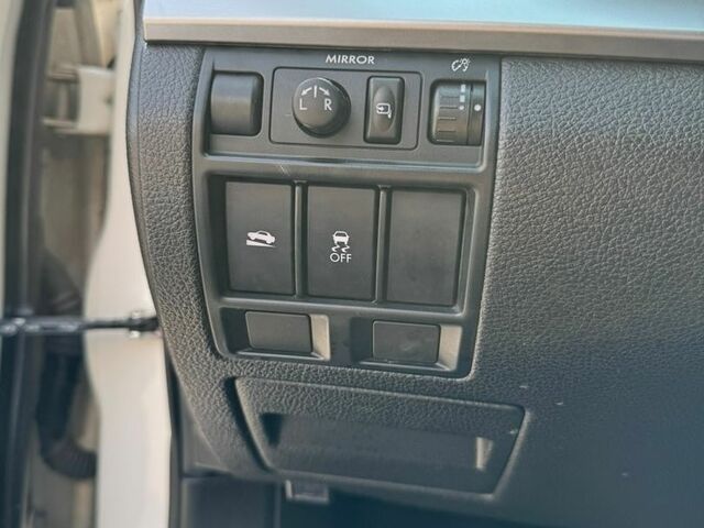 Белый Субару Аутбек, объемом двигателя 2 л и пробегом 150 тыс. км за 7900 $, фото 16 на Automoto.ua
