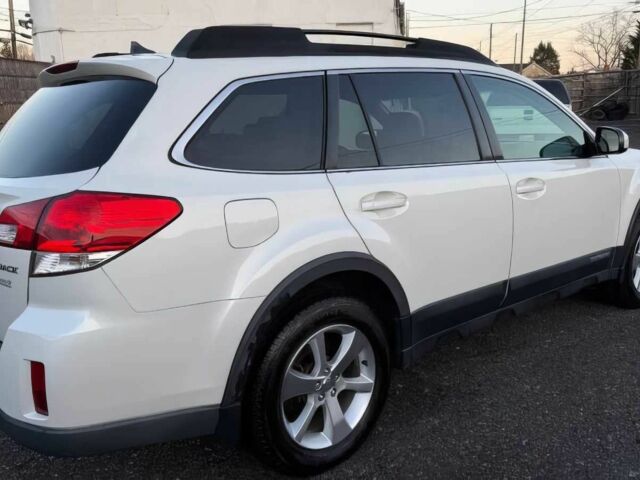 Белый Субару Аутбек, объемом двигателя 2.5 л и пробегом 87 тыс. км за 2000 $, фото 5 на Automoto.ua