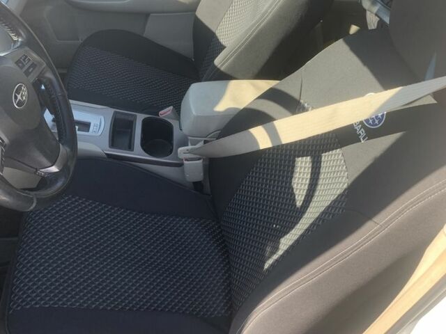 Білий Субару Аутбек, об'ємом двигуна 2.5 л та пробігом 170 тис. км за 9000 $, фото 7 на Automoto.ua