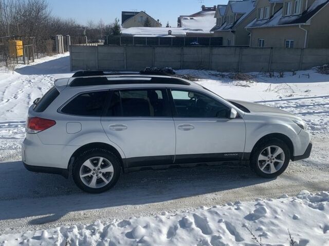 Белый Субару Аутбек, объемом двигателя 2.5 л и пробегом 170 тыс. км за 9500 $, фото 4 на Automoto.ua