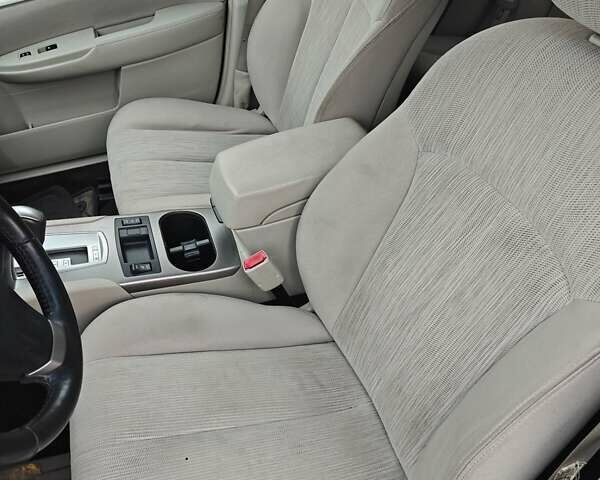 Білий Субару Аутбек, об'ємом двигуна 2.46 л та пробігом 320 тис. км за 7900 $, фото 10 на Automoto.ua