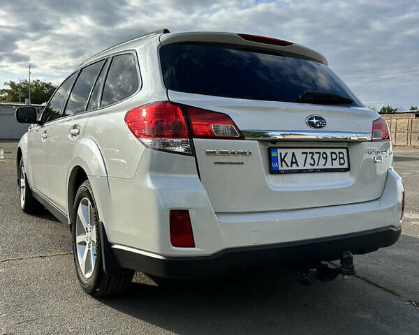Білий Субару Аутбек, об'ємом двигуна 2 л та пробігом 197 тис. км за 11950 $, фото 1 на Automoto.ua