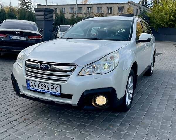 Субару Аутбек 2013 в Днепре (Днепропетровске) на Automoto.ua Белый Субару Аутбек, объемом двигателя 2.46 л и пробегом 179 тыс. км за 10100 $, фото 11 на Automoto.ua