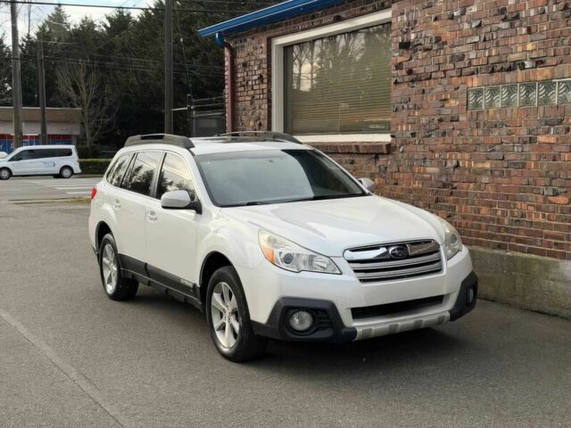 Белый Субару Аутбек, объемом двигателя 2.5 л и пробегом 88 тыс. км за 2000 $, фото 2 на Automoto.ua