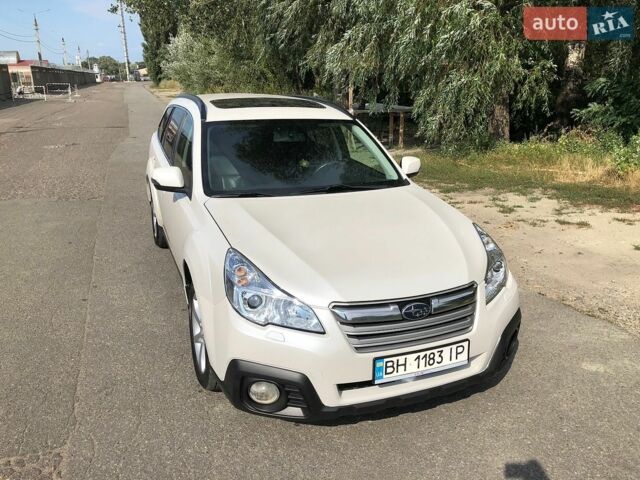 Белый Субару Аутбек, объемом двигателя 2.46 л и пробегом 137 тыс. км за 11300 $, фото 2 на Automoto.ua