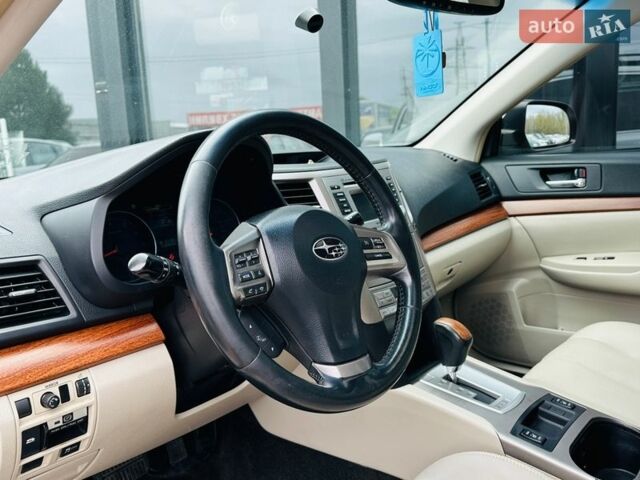 Білий Субару Аутбек, об'ємом двигуна 2.5 л та пробігом 220 тис. км за 11700 $, фото 18 на Automoto.ua