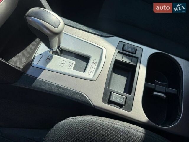 Белый Субару Аутбек, объемом двигателя 2.5 л и пробегом 222 тыс. км за 8950 $, фото 36 на Automoto.ua