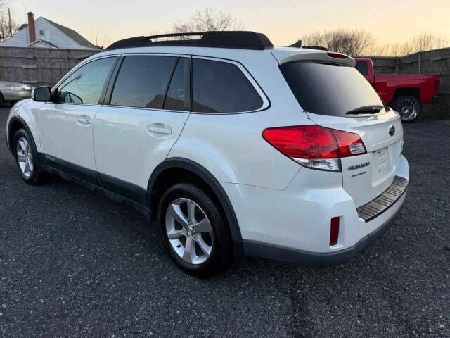 Белый Субару Аутбек, объемом двигателя 2.5 л и пробегом 87 тыс. км за 2000 $, фото 3 на Automoto.ua