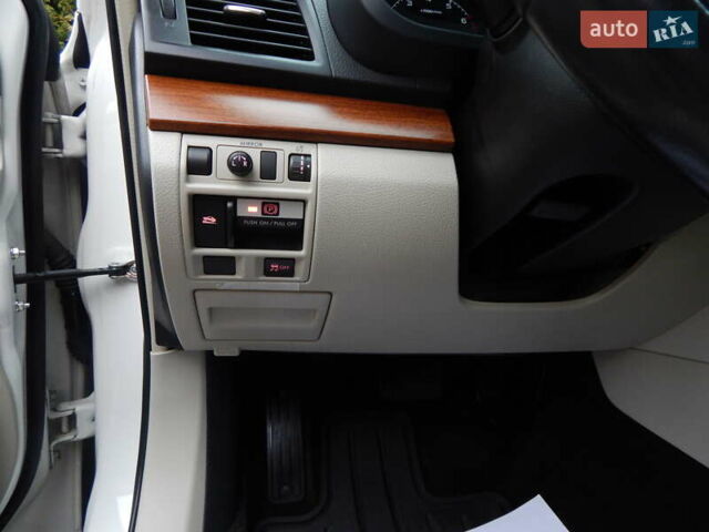 Белый Субару Аутбек, объемом двигателя 2.46 л и пробегом 240 тыс. км за 10890 $, фото 60 на Automoto.ua