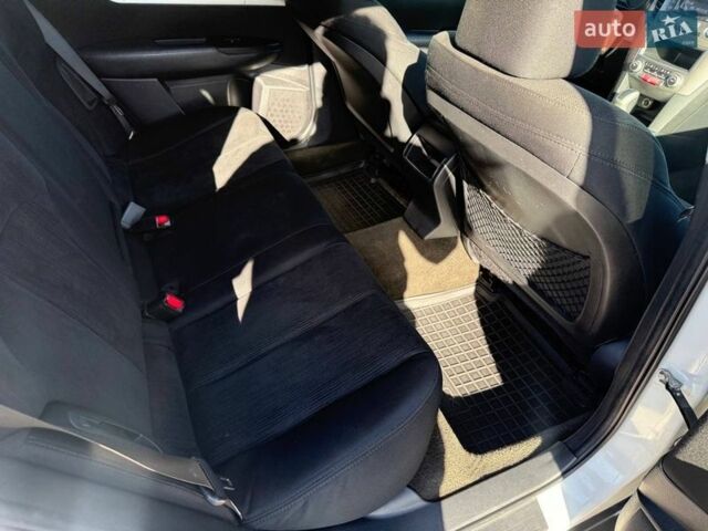 Белый Субару Аутбек, объемом двигателя 2.5 л и пробегом 222 тыс. км за 8950 $, фото 47 на Automoto.ua